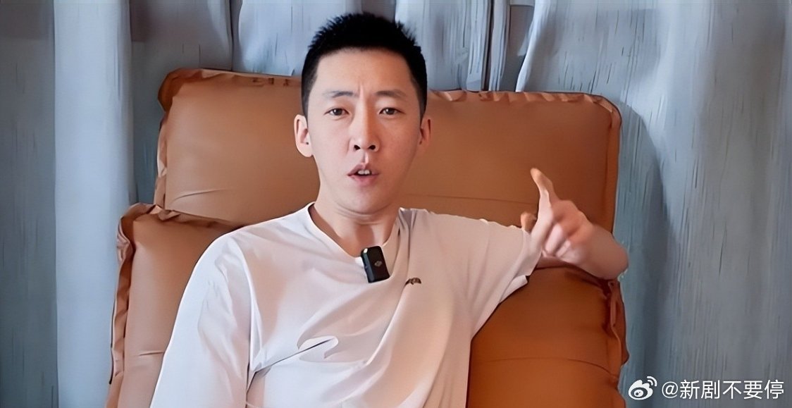 留几手发文暗讽被全网炮轰 千万粉丝网红拿逝者博流量，暗讽张雪峰离世还硬刚网友，过