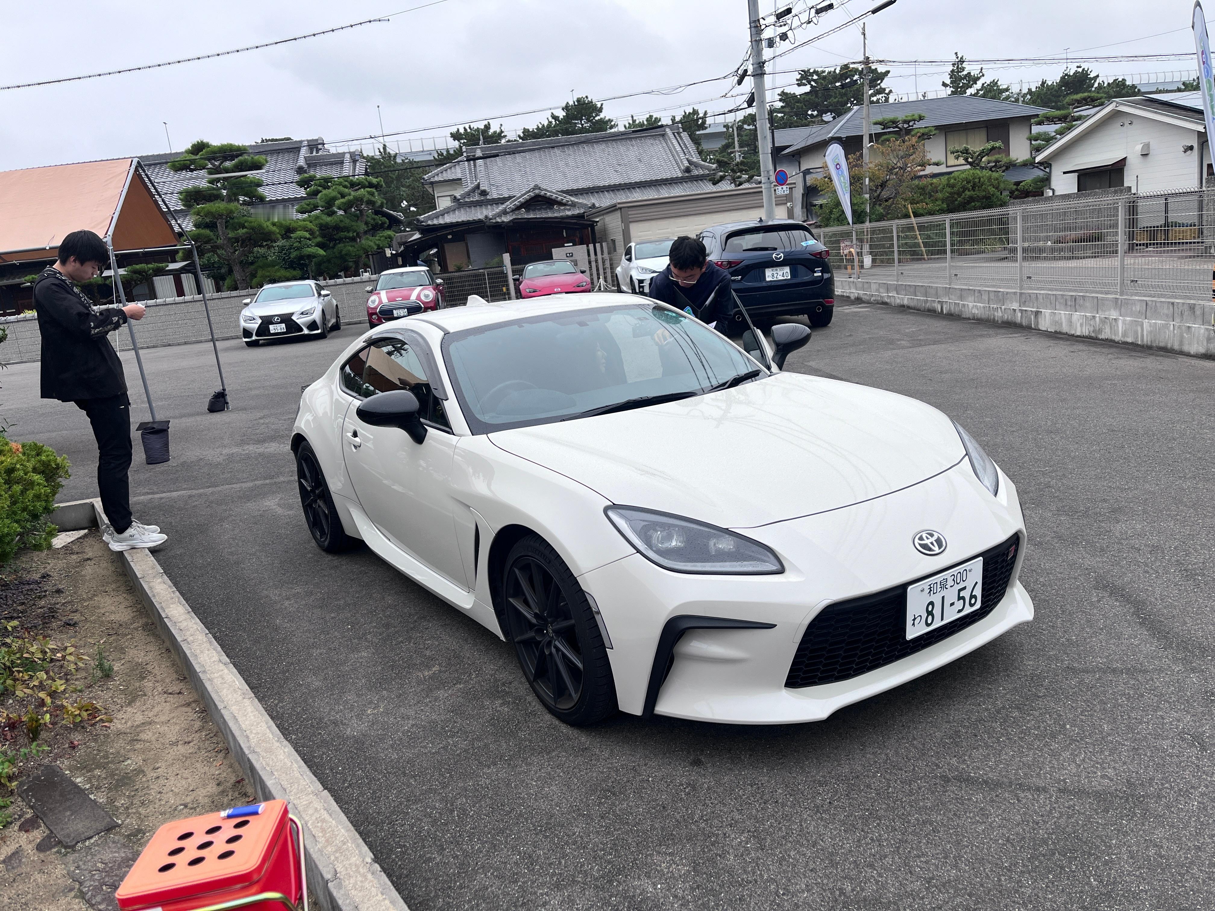 大阪不常来没有好玩的代步车，还好有好友家的车行Voocar有些玩具车，GR Ya