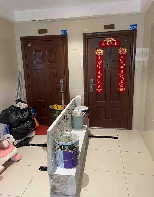 小区里的一幕，不得不说，太和谐了吧？[允悲]