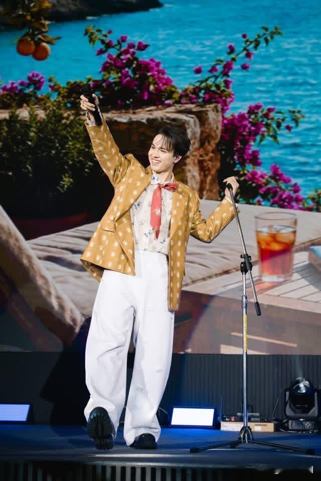 Mikey的23岁生日会。。生日快乐！🎂🎉