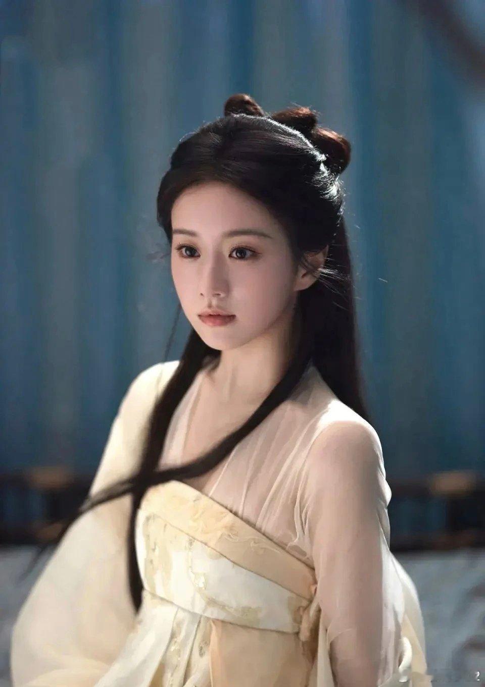 让男人上头的女人是什么样子的 很多人误以为，男人上头只看颜值、身材，只要长得漂亮