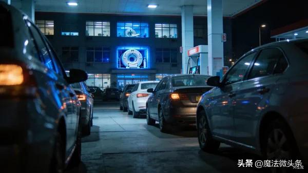 油价涨了，钱包瘪瘪心疼啊！3月23 日全国油价迈入9元时代，50升油箱加满多花约