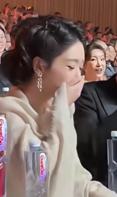 确实不想搭理丑人 但是耐不住筹人实在欠乳 ong 