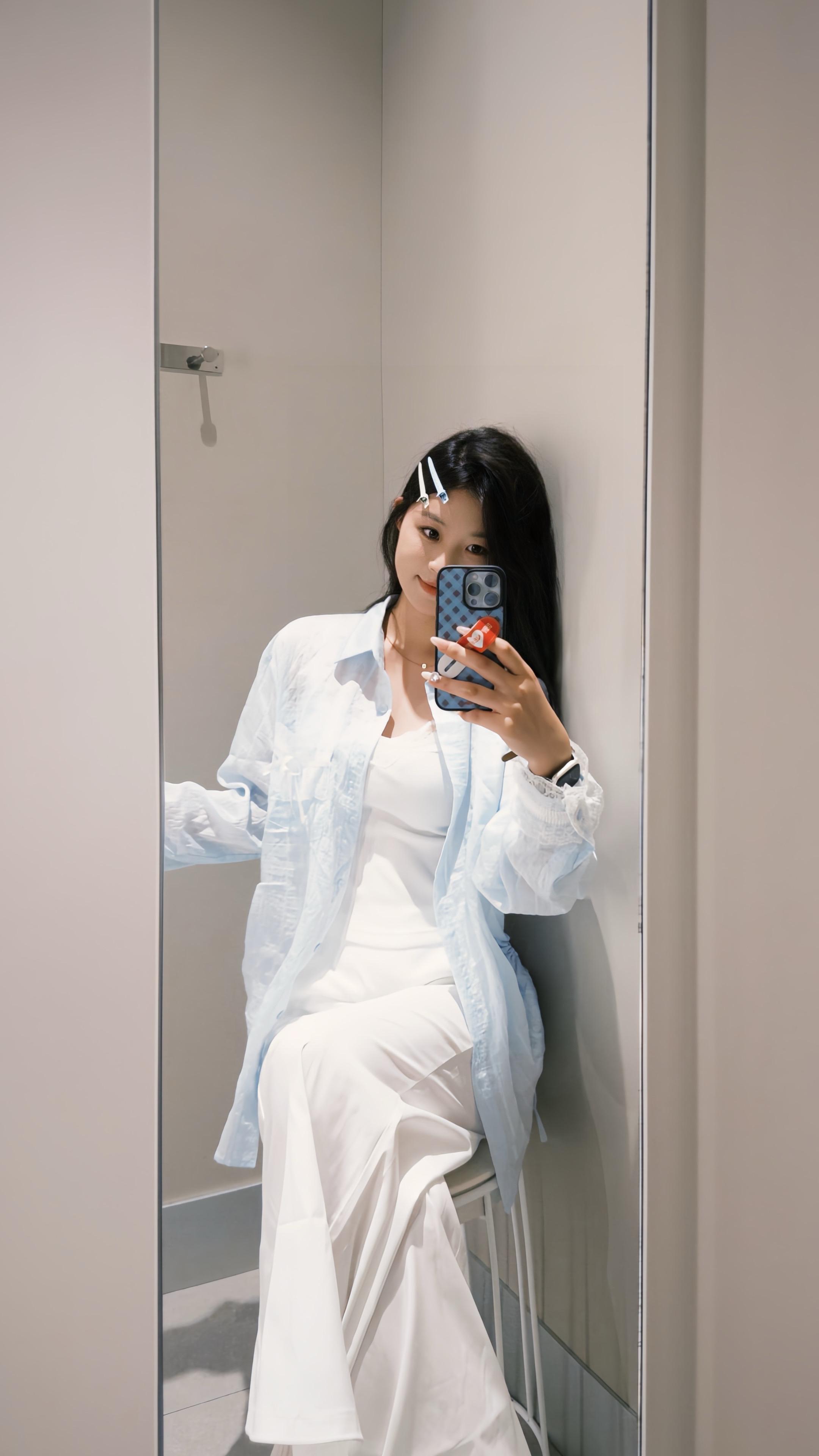 我从来不怕大雨   也有独自前行的勇气   祝我睡的好  明天也无畏