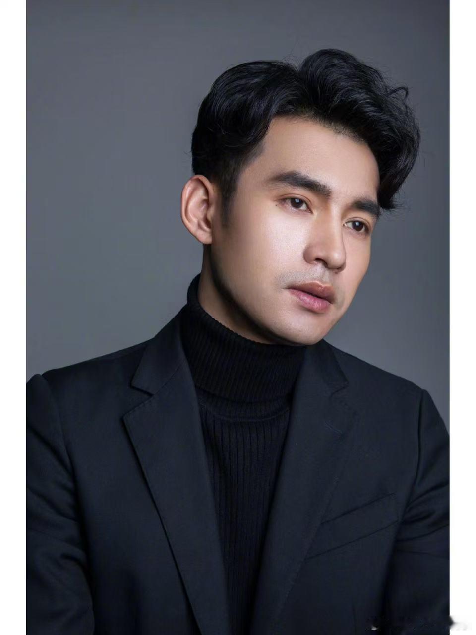 谁家晚会半小时官宣21位喜剧人 看到这波喜剧人官宣直接坐不住，从老牌喜剧从业者到