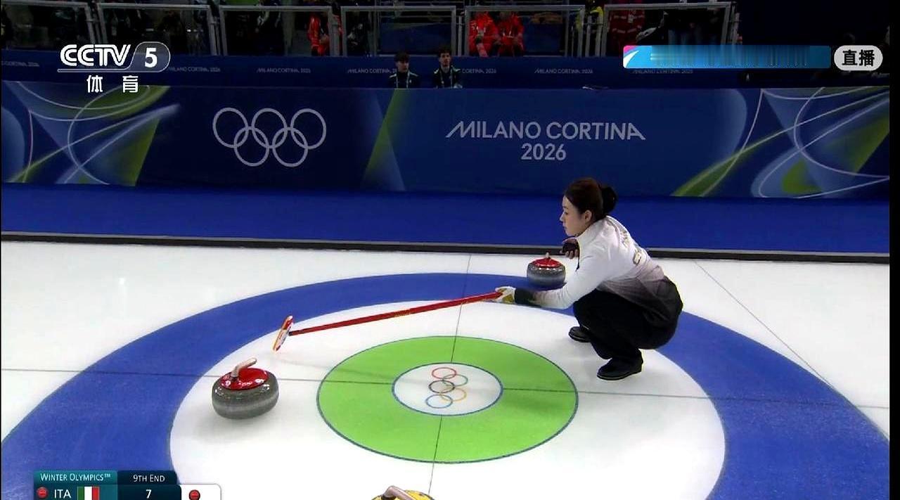 决胜局，中国队先手进攻，却偷走1分绝杀东道主。
 
意大利四垒康斯坦丁尼最后一投