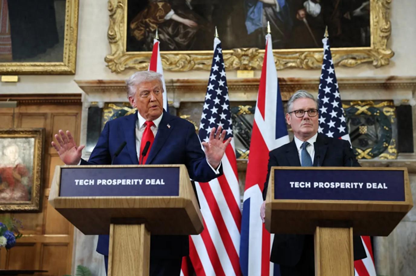 美国总统特朗普9月18日在与英国首相斯塔默的联合记者会上表示，俄罗斯总统普京“让