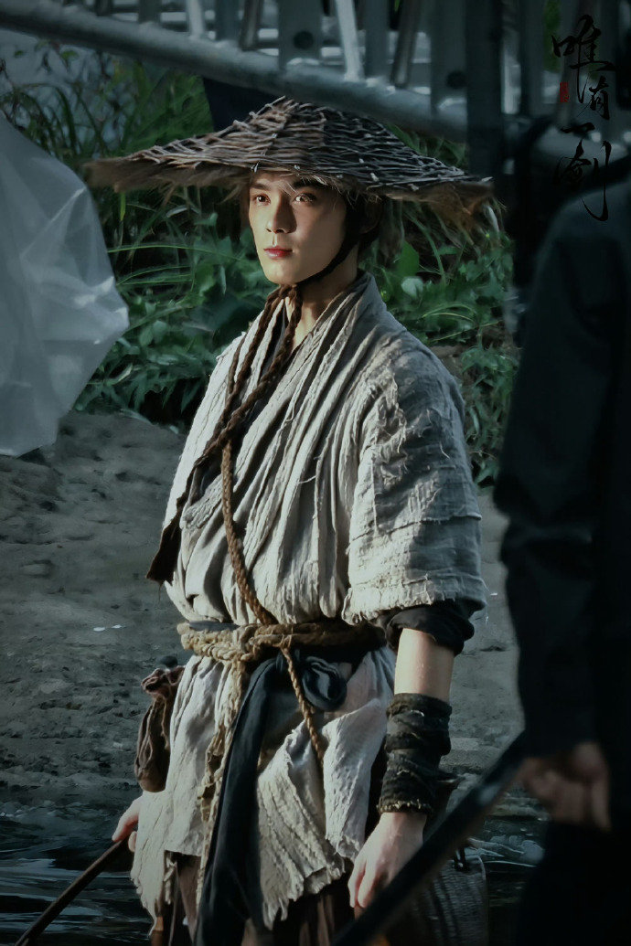 吴磊剑来造型武侠感 ​​​​吴磊剑来造型武侠感，吴磊剑来造型路透来啦，粗布麻衣斗