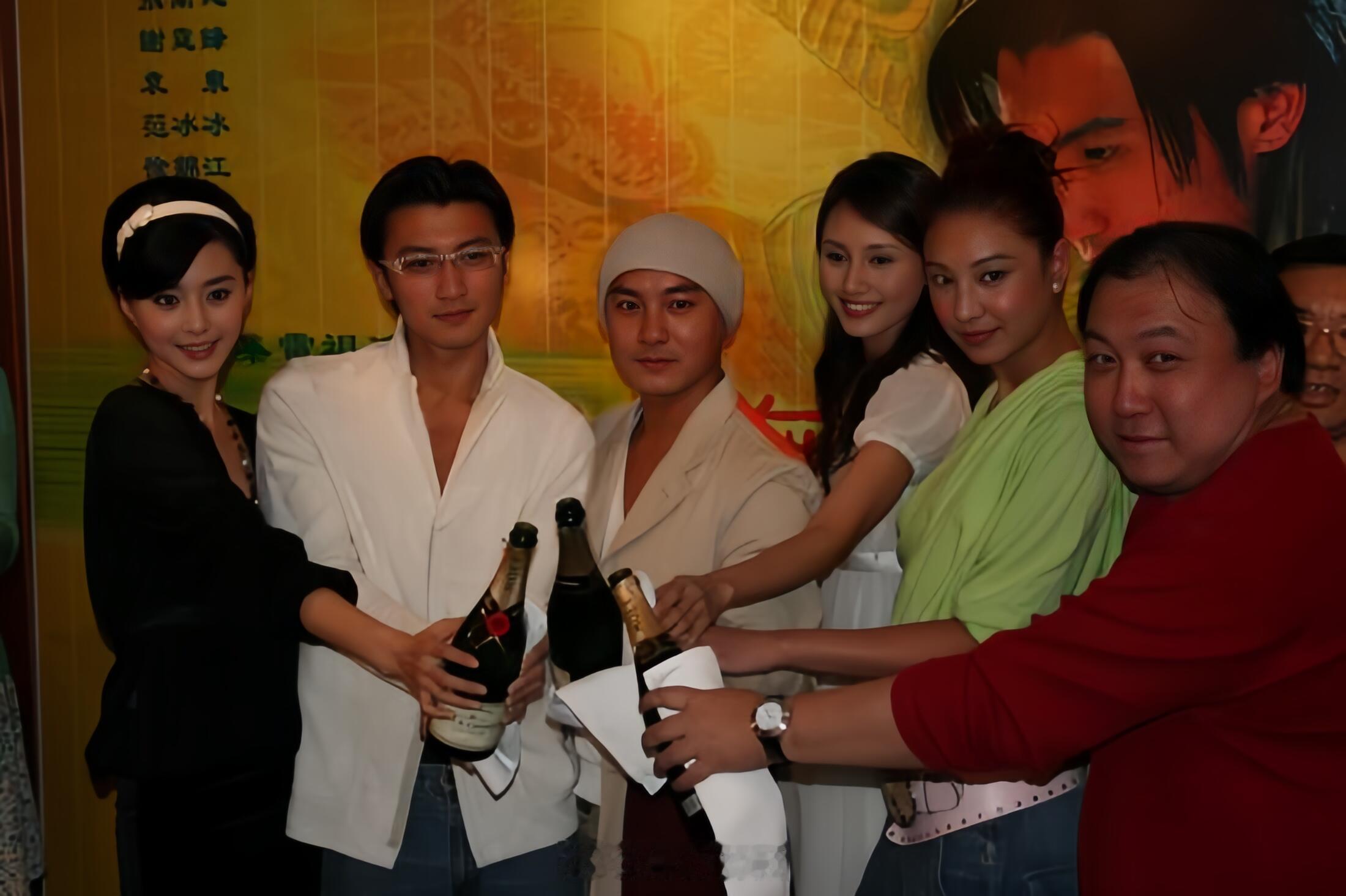 05年冰冰出席《小鱼儿与花无缺》收视庆功宴 