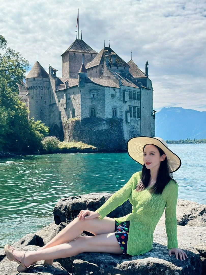 张萌说通过浪姐联系到Mai 萌姐自曝通过浪姐联系上了Mai，果然制片人走到哪儿都