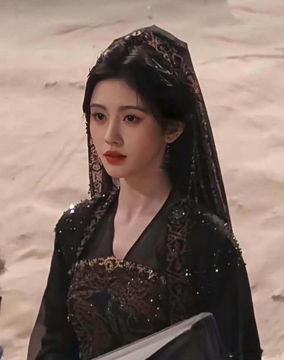 【鞠婧祎】 郭敬明发了鞠婧祎正面照 爱上鞠婧祎这个大美女是我的宿命罢了[舔屏][