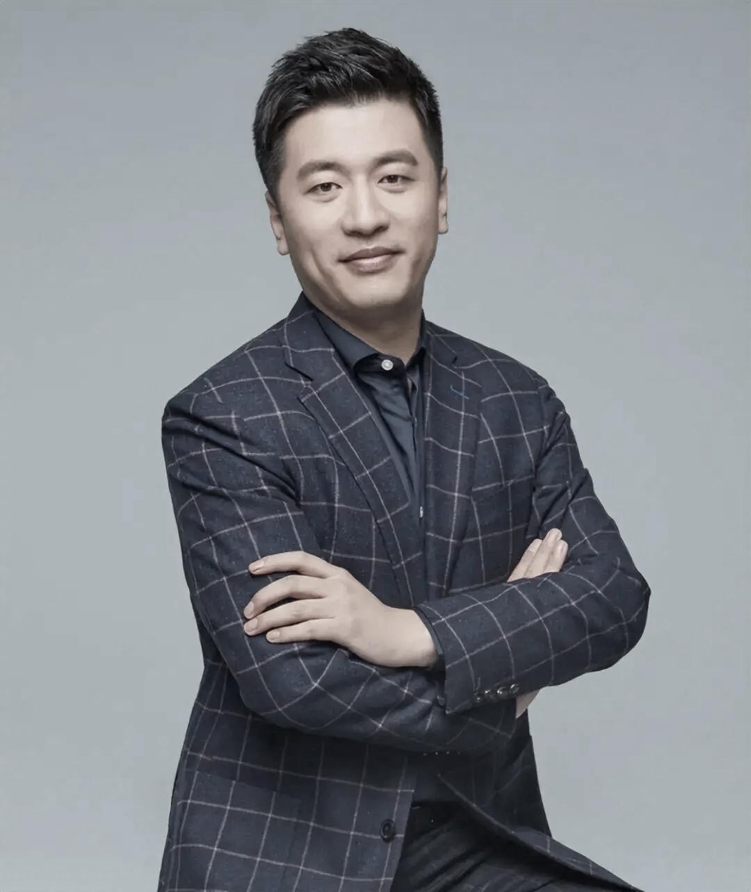 就在刚才，张雪峰的多平台账号头像陆续变成黑白，不知道是否真的有噩耗来临。网上讨论