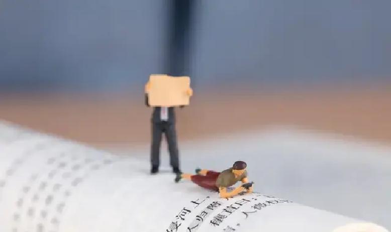 退休后，好多老头老太太都觉得日子空荡荡的，试过广场舞、弹琴、念诗啥的，总觉得脑子