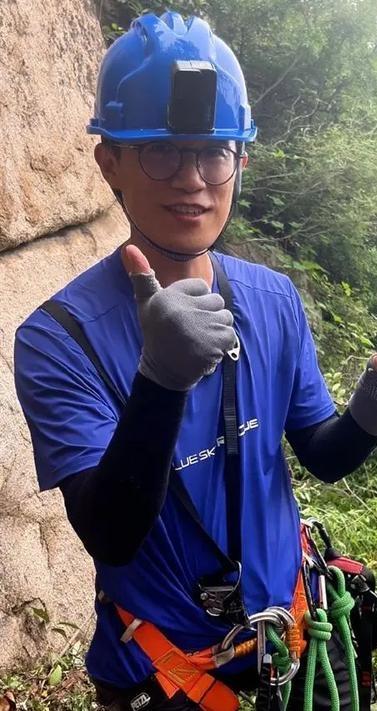 一觉醒来

王腾女朋友天塌了！

王腾女朋友本来小资富足生活化为了泡影！

本来