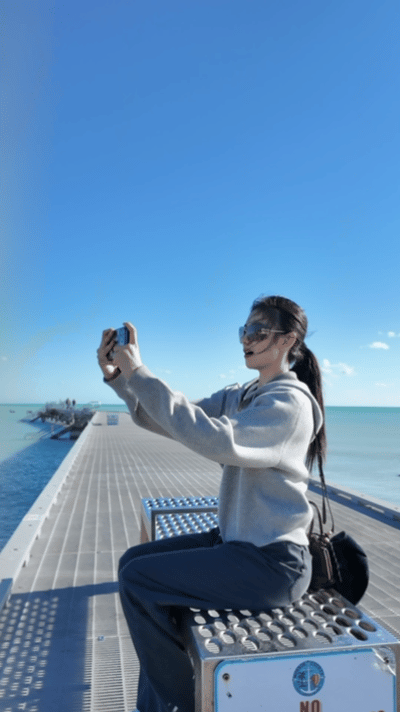 刘浩存 东北人对大海的执念东北人对大海的憧憬是不是刻进dna里了哈哈哈哈哈浩存在