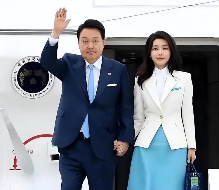 2026年9月9日，韩国前第一夫人金建希站在被告席上，数次哽咽，泪洒法庭。她说了