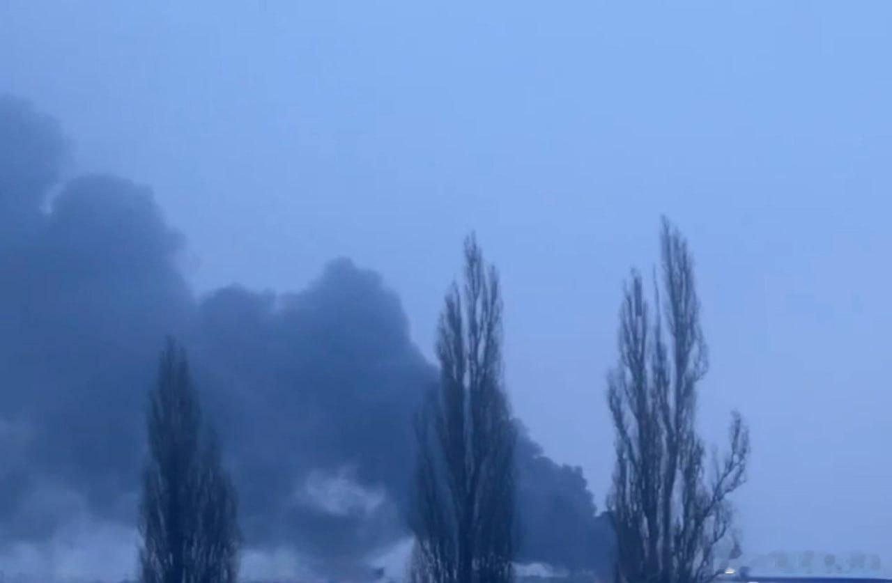 俄乌冲突 今天凌晨，俄军报复性打击的主要目标是750千伏和330千伏的变电站及架