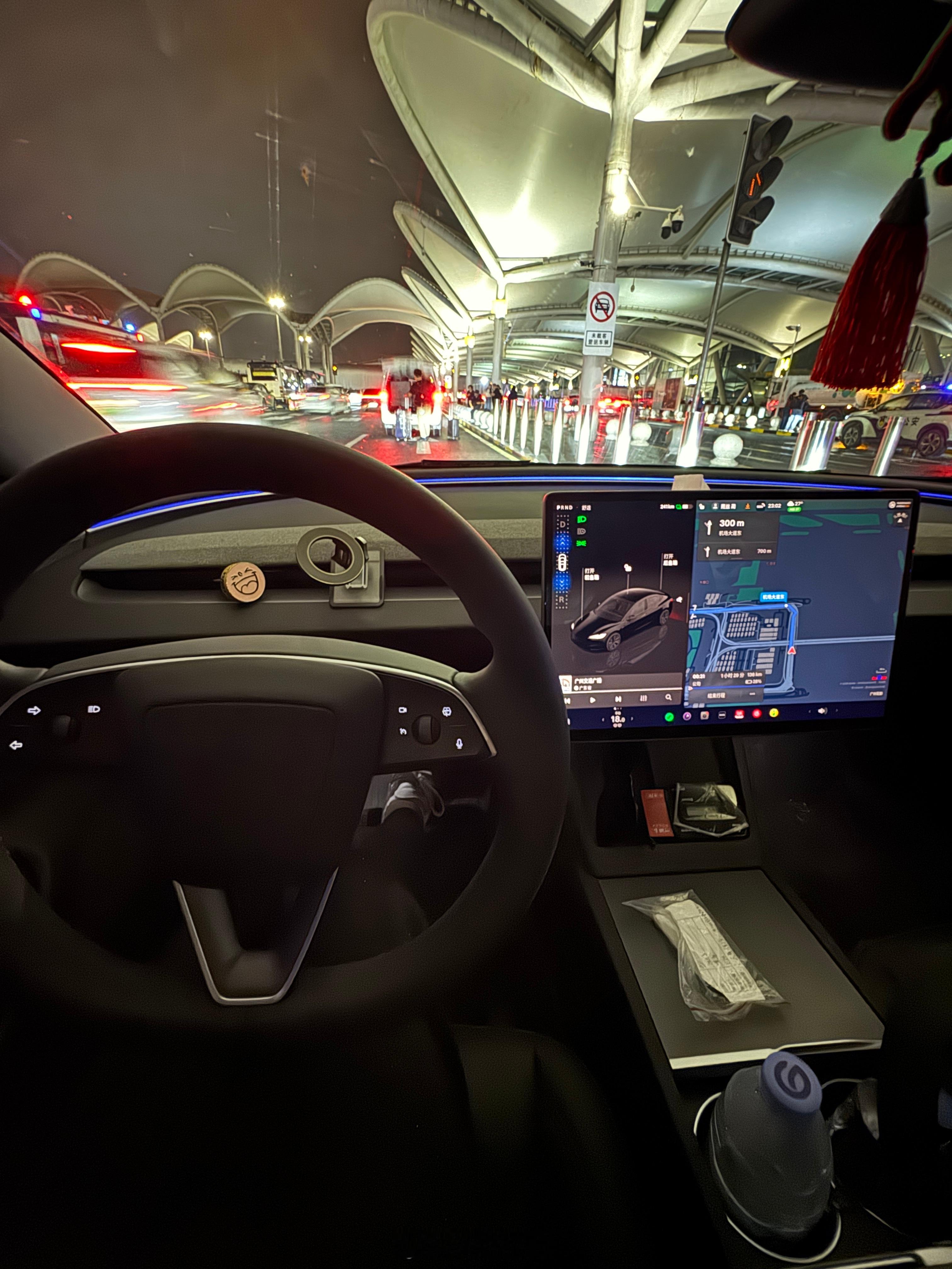 耶，回来啦，休息天搬砖去！又要说那句说了无数遍的话：我的车太好开了！每次出去呆段