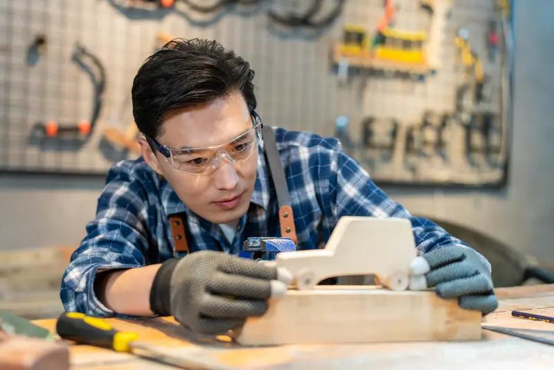 第一个被AI“取代”的不是幼师，也不是快递员，而是这3个职业正在悄然消失！

人