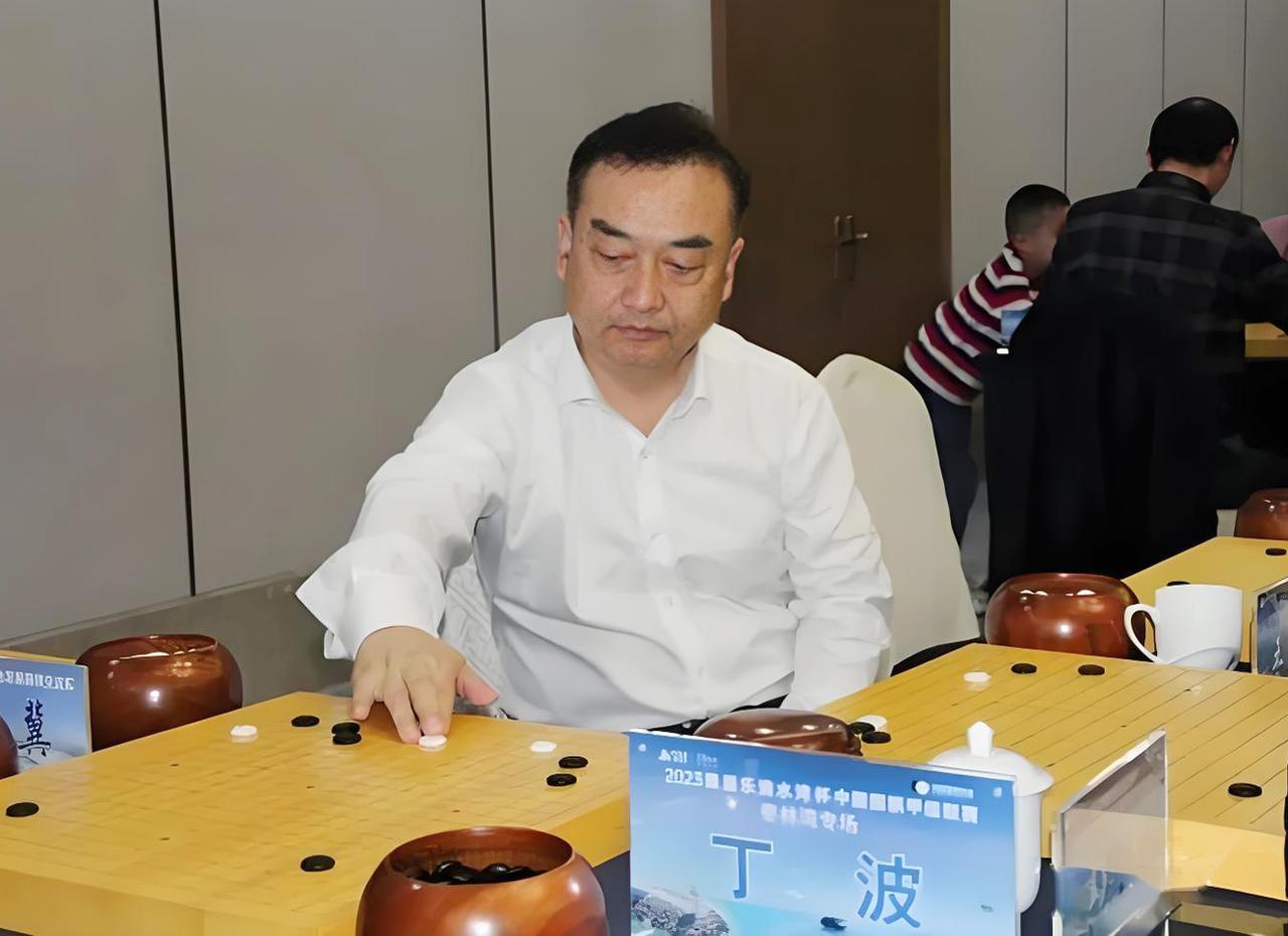 人生如棋，风云突变，谁也想不到一个下棋的人会把自己下进去了。刚刷到江苏棋院副院长