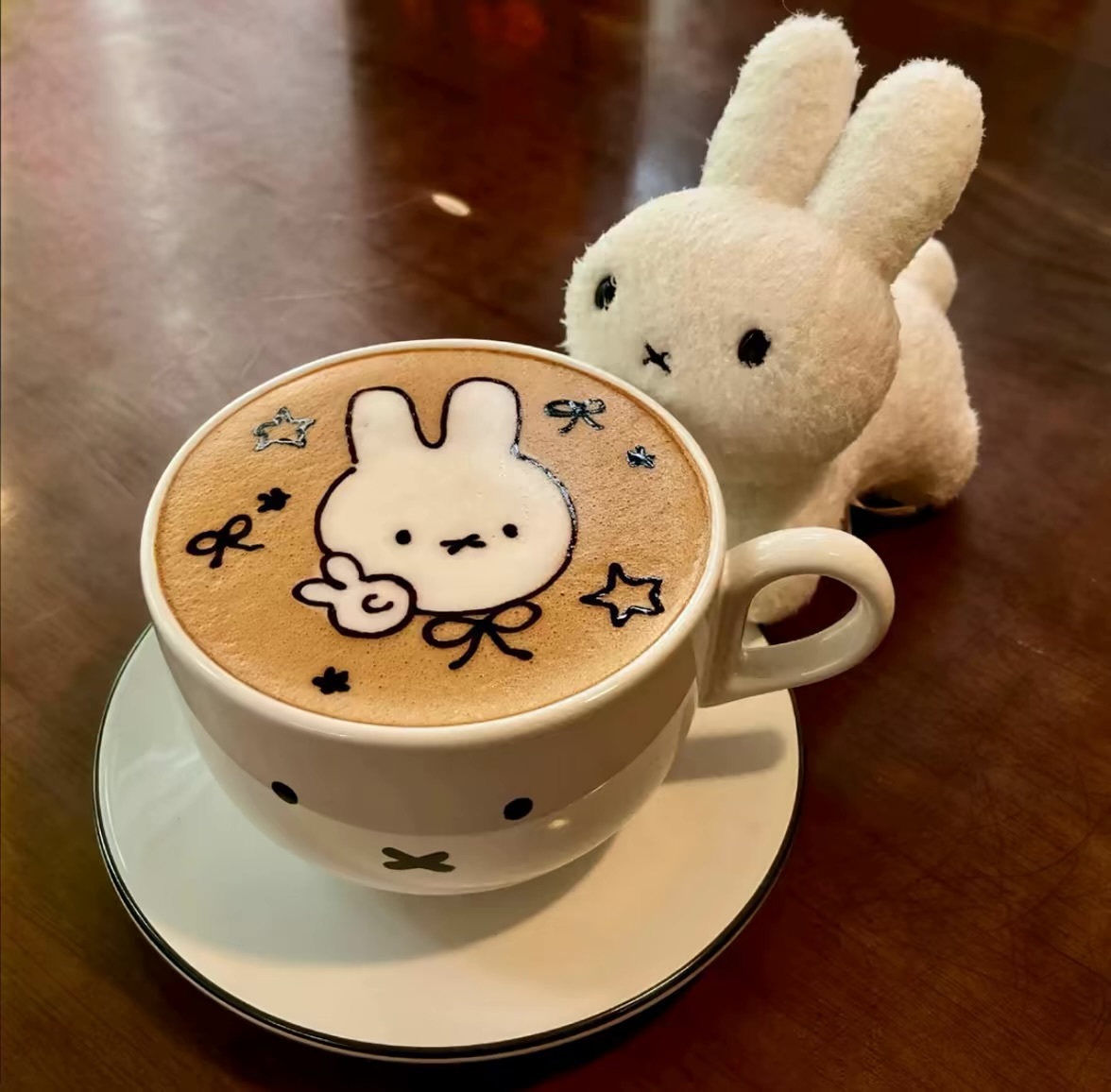 -𝐒𝐇𝐀𝐑𝐄｜田曦薇头像背景图搭配 ⸝⸝🐈꙳🥨◟🎨。 