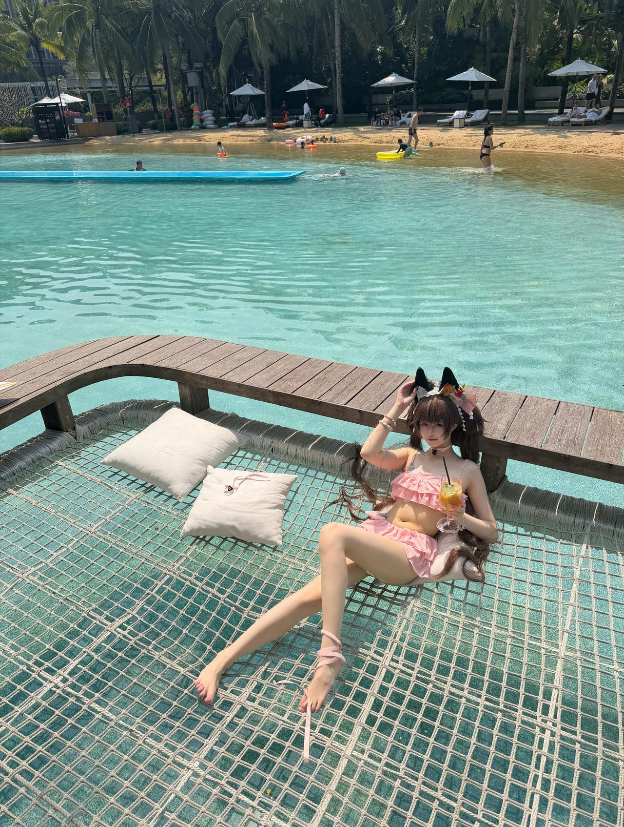 这个女人肚子上的体脂率真的要高到把别人吓死了 ​​​