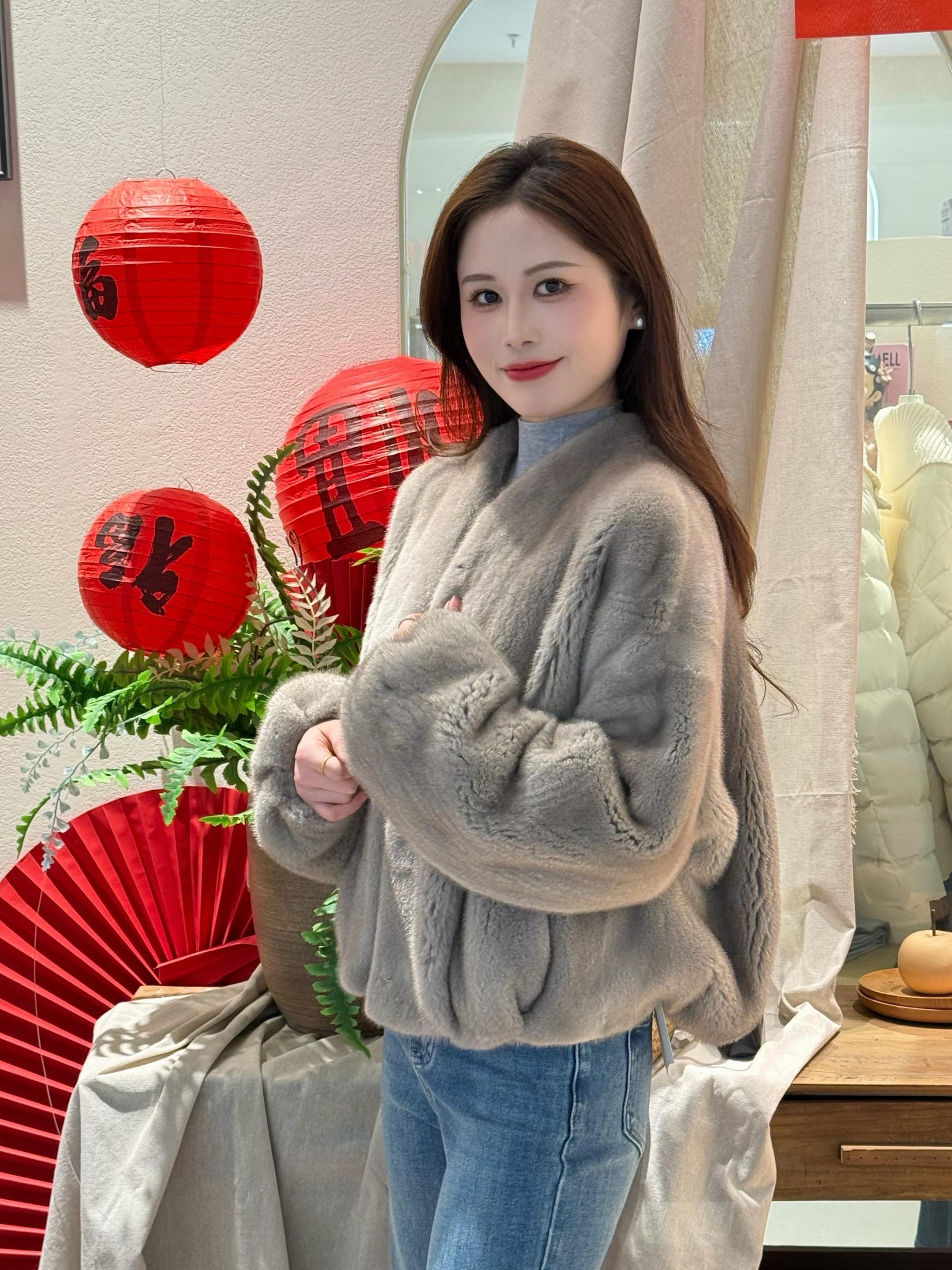 一年的收入都花在自己身上 其实也挺爽