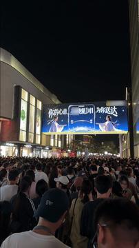 去杭州西湖打卡现代人的鹊桥 七夕还不知道和男/女朋友去哪里玩的有福了，杭州西湖完