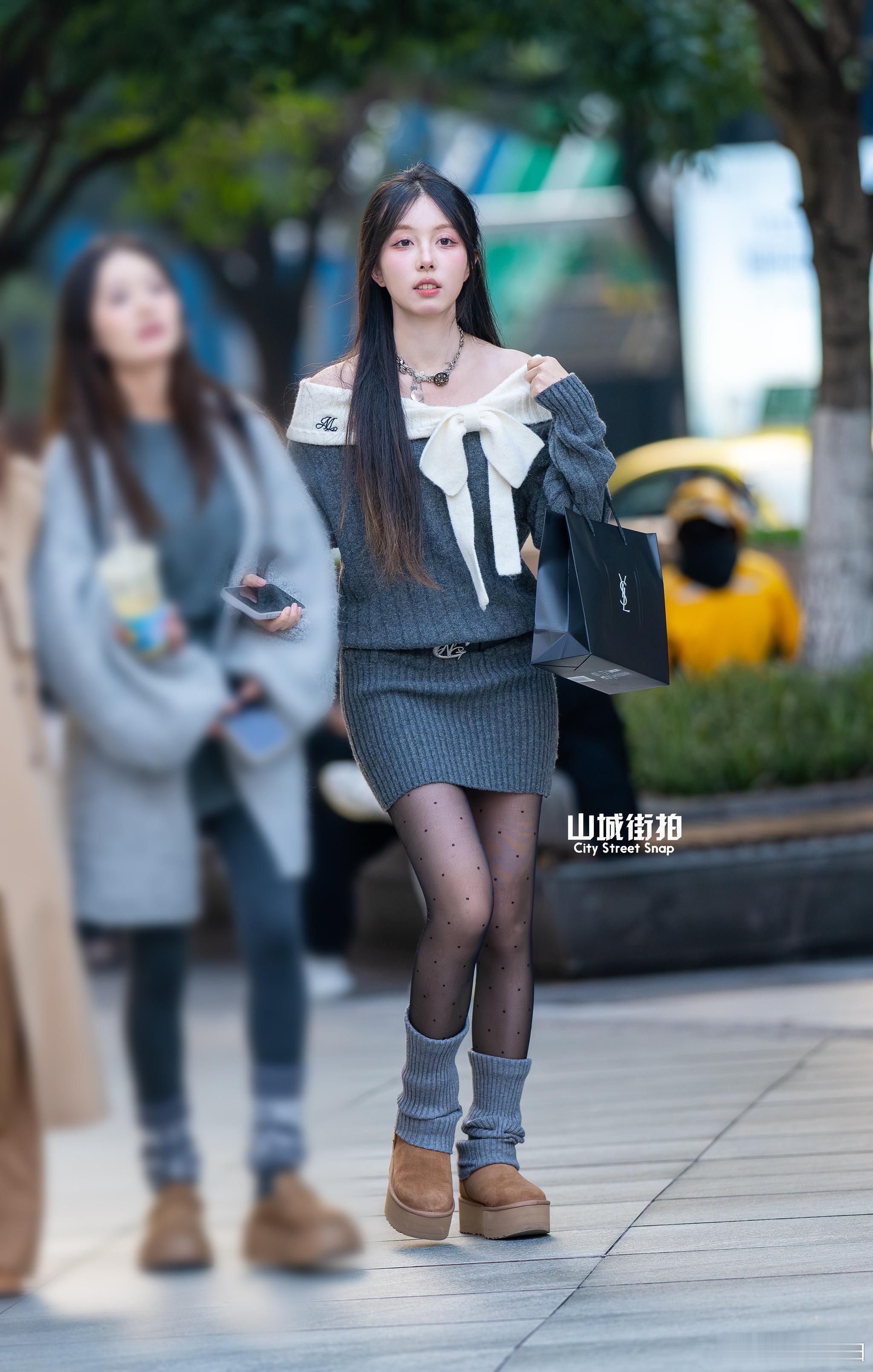 前几天天气，穿这个正合适~ 