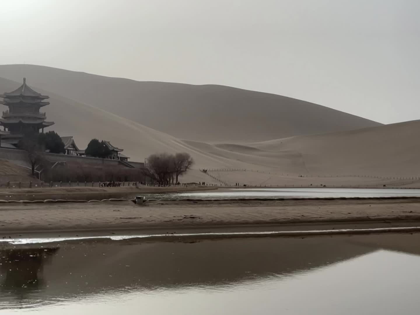 你要成为一个自我赋权者，不再等着命运分配筹码 底层出来的人，家庭没有背...