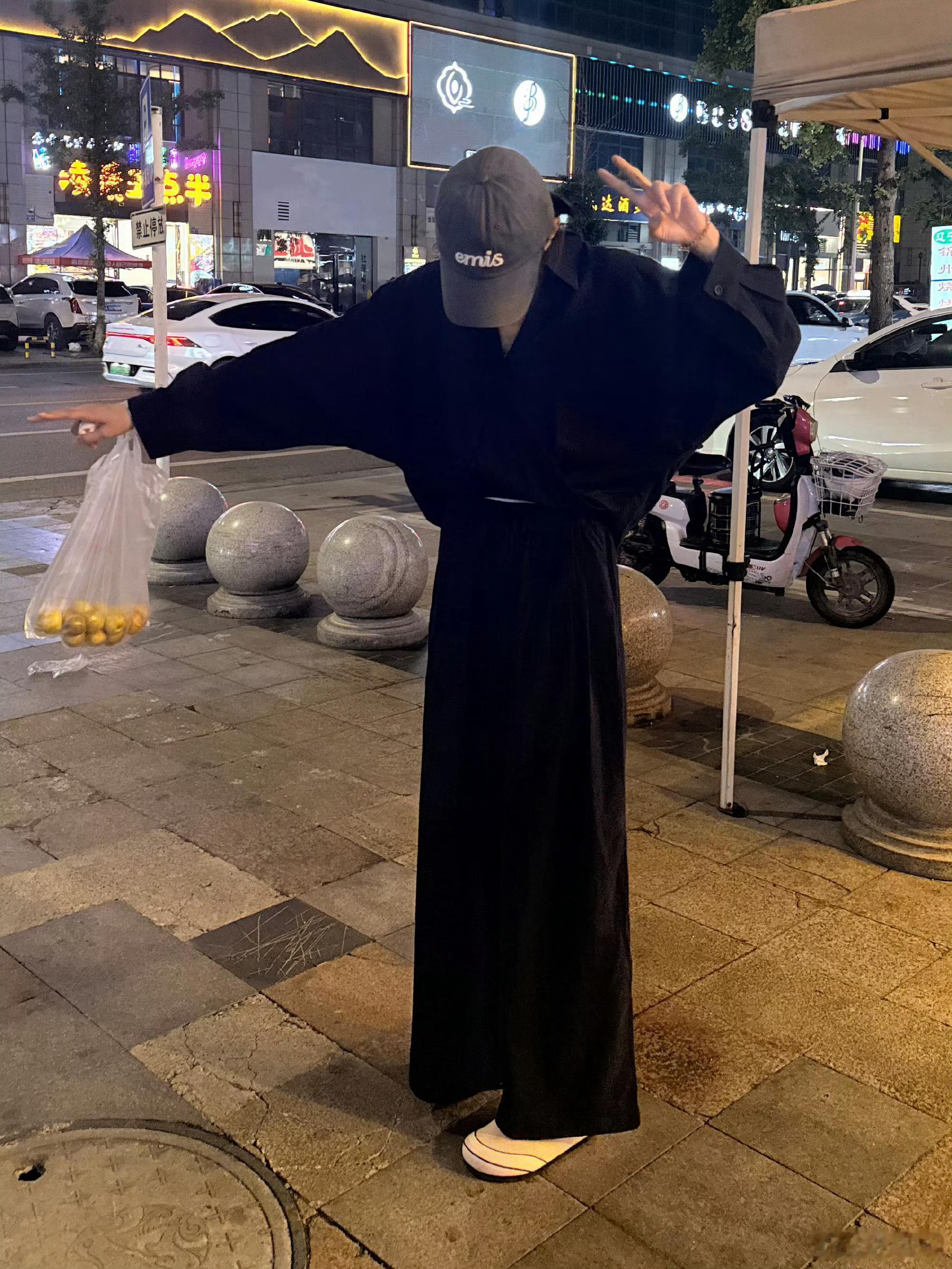 越看越像特斯拉车标我不行了 ​​​