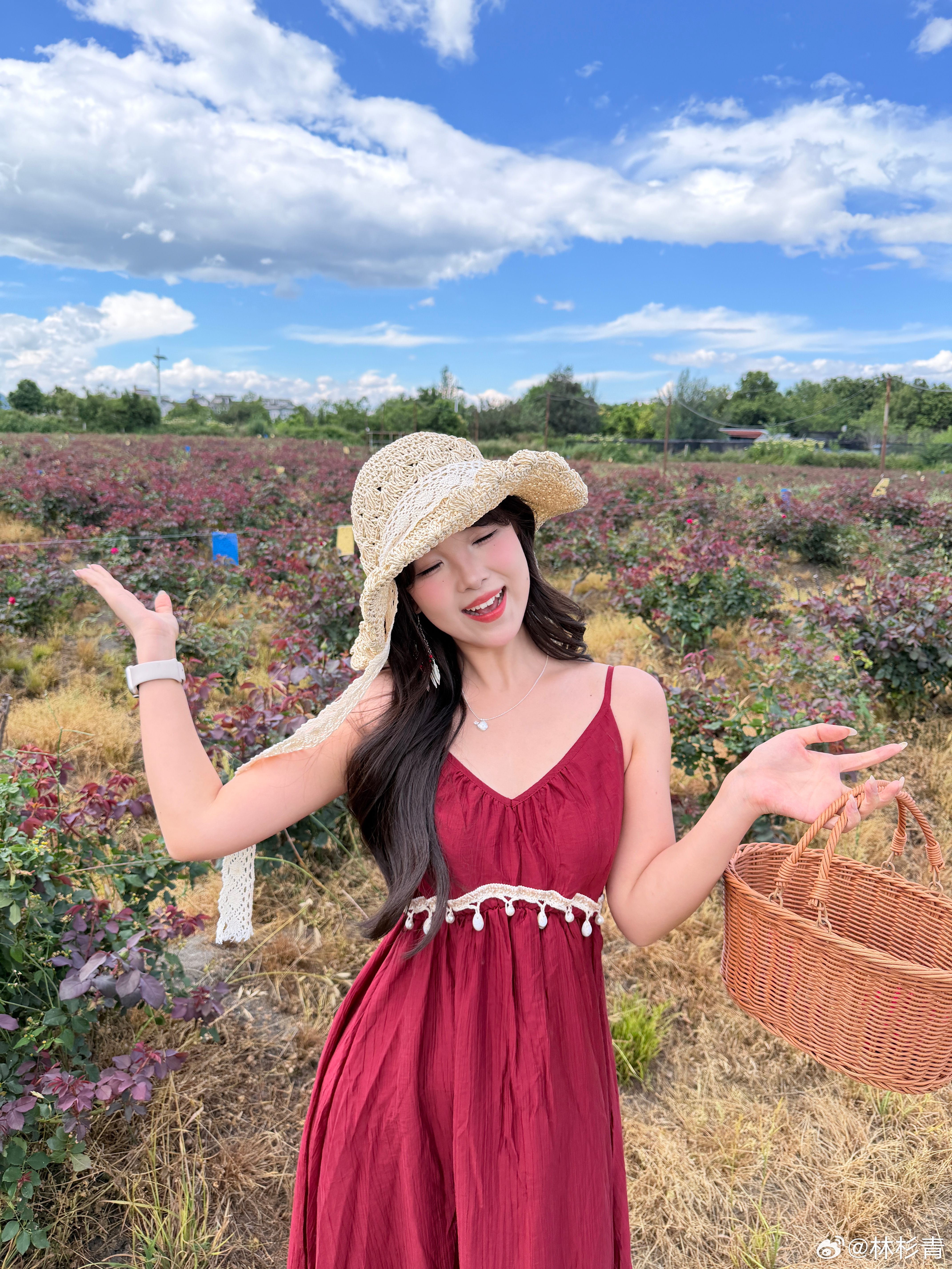 张张的购物链接️🛍️云南链接🔗所有发箍都在p1p2的帽子在p3，裙子是在云南
