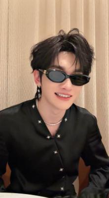 余宇涵直播 说话时眉眼都带着柔和，不端架子不做作，自然又亲切，好到让人反复心动 