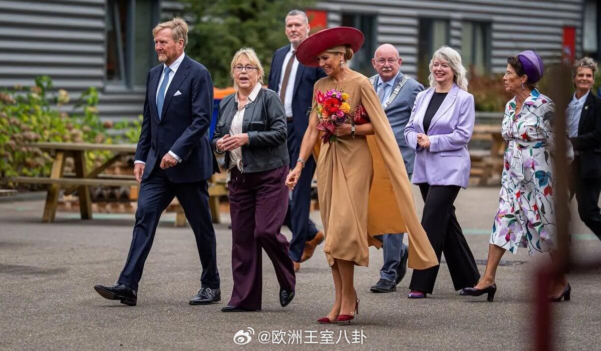 9.8 荷兰国王威廉-亚历山大和玛克西玛王后访问德伦特地区，玛克西玛裙子来自na