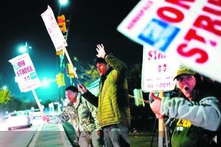 Striking Boeing workers reject 35% pay r