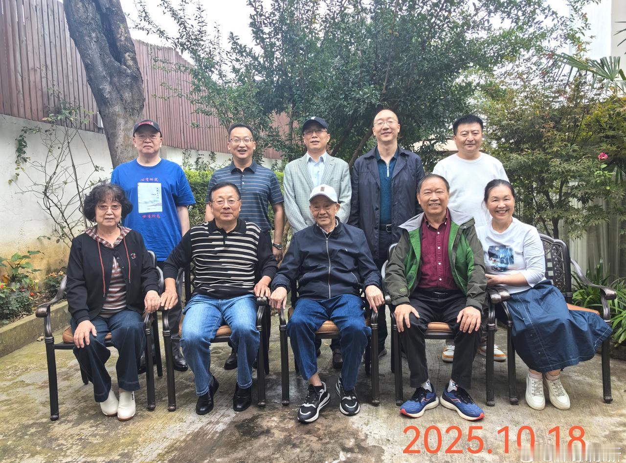 师恩难忘，一生回响！
几十年风雨走过，方知师恩是人生最早的刻刀与最亮的灯火。您当
