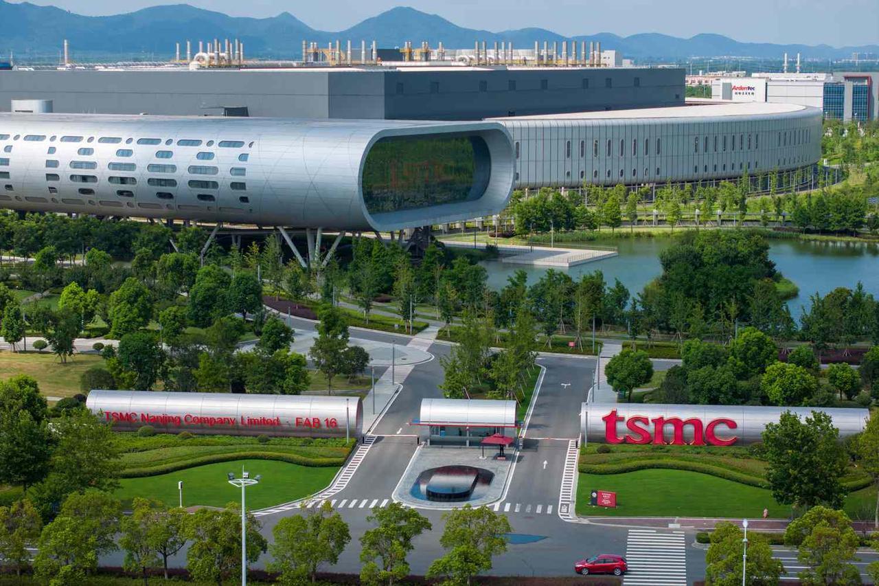 传美国正考虑撤销台积电、三星等大型半导体制造公司在中国大陆工厂的豁免权。这意味着