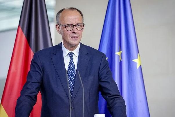 据德国媒体报道，德国总理默茨在接受记者采访时强调，德国当年放弃核能确实是一个失误