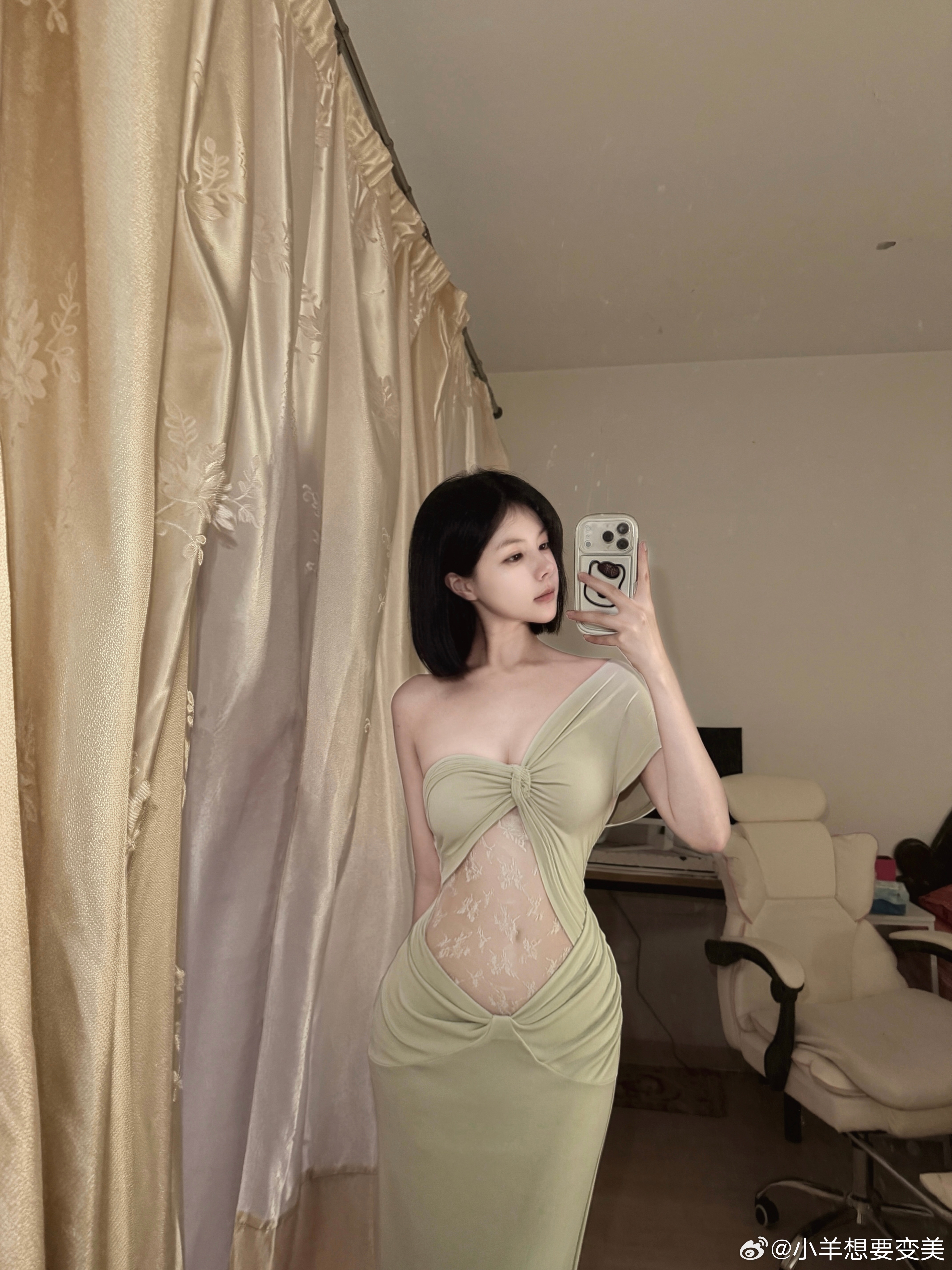 绿色裙子好看的👗。 