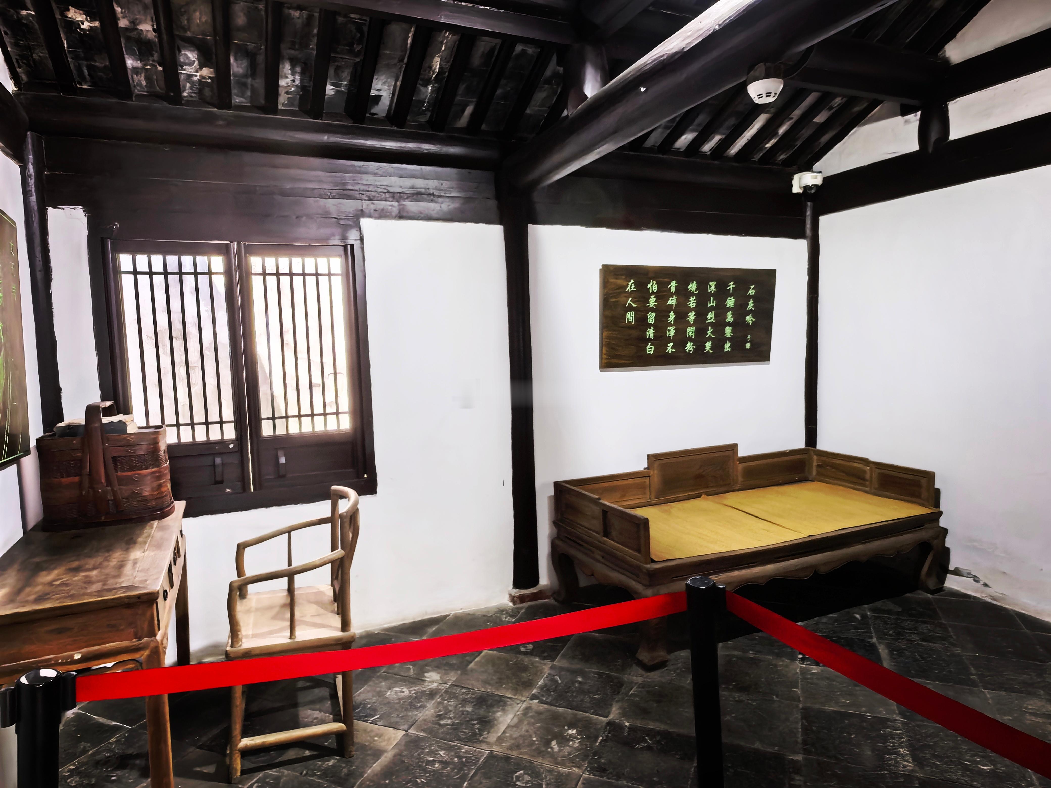 今天师爷探访了坐落于河坊街旁祠堂巷的【于谦故居】，于宅就窝在小巷的角落。深深感叹