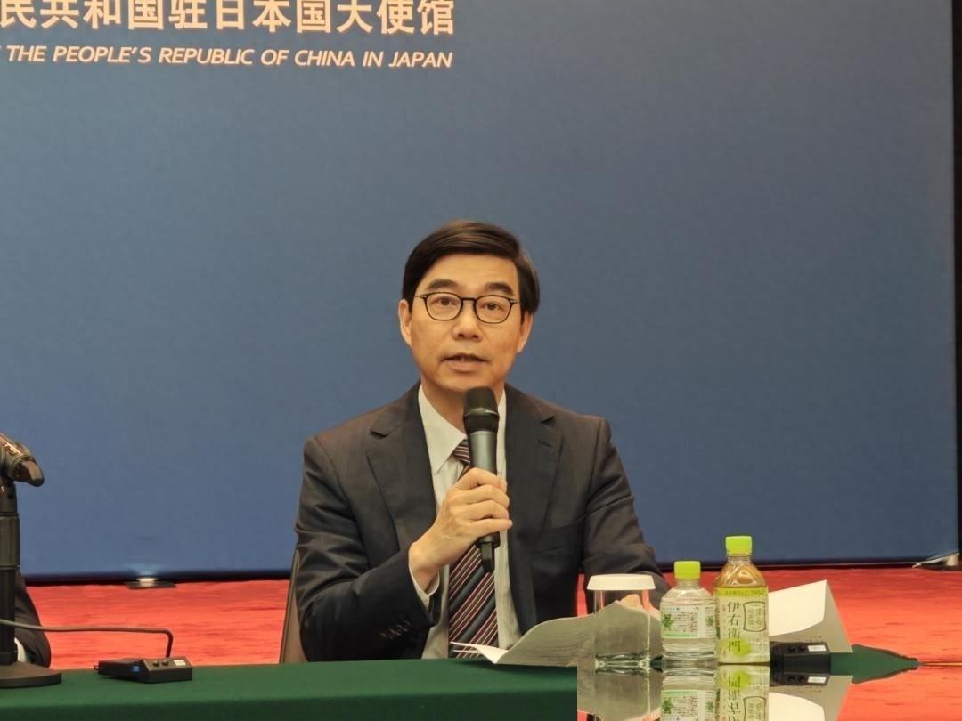 南海仲裁案，并非联合国法院作出的判决，对中国没有任何拘束效力；参与审理的所谓仲裁