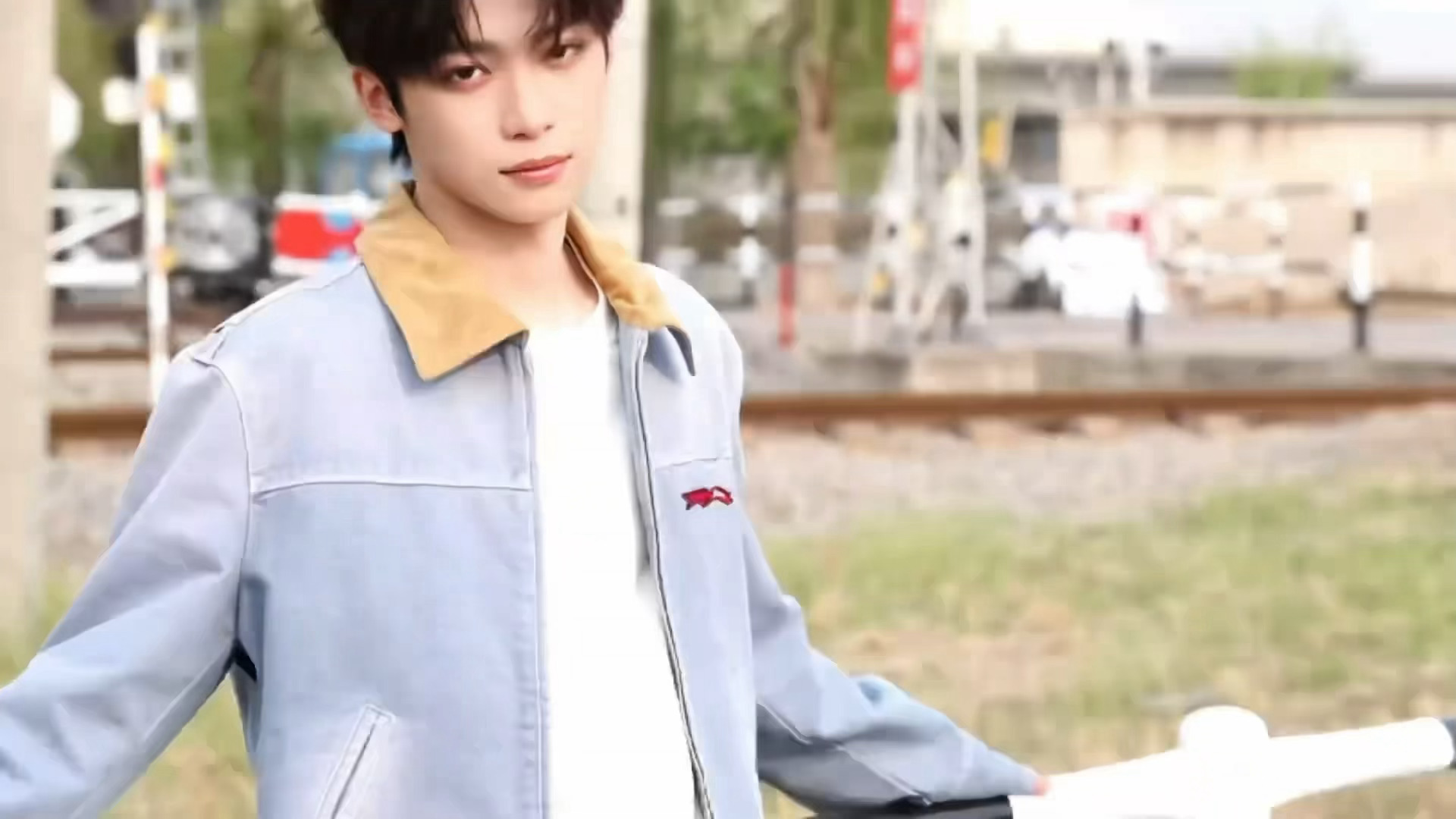 梓渝看镜头营业梓渝今日份新鲜营业，看镜头，每一帧都是暴击