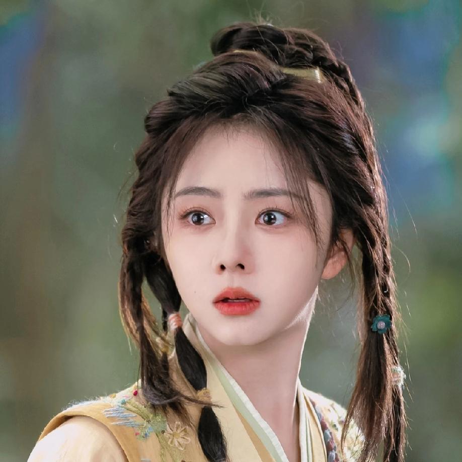 《逍遥》的导演后悔了吧

他没有想到谭松韵当了主角会有争议

如果换成白鹿，那收