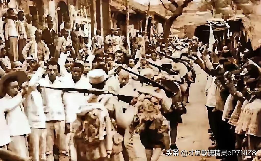 川军残兵背骨灰回川，路遇浑水袍哥劫道，老兵拿不出钱，含泪打开骨灰坛：这里装着我父