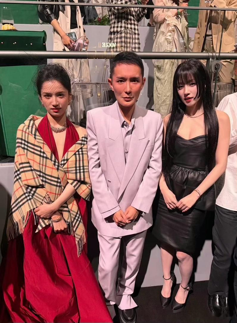 宋威龙拍的迪丽热巴vs拍的张婧仪宋雨琦 真的进步了宋威龙 热巴姐你好像提前放扇子