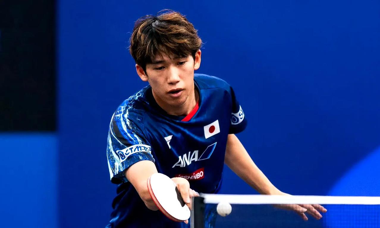 [吃瓜群众]比赛来到决胜局！
前四局吉村真晴🇯🇵11-8，5-11，6-11