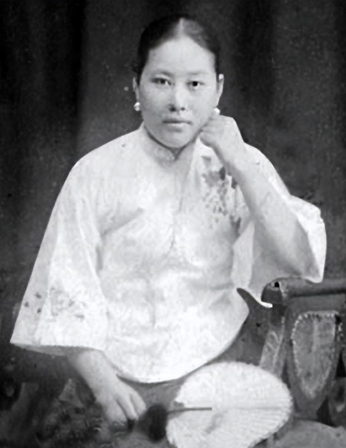 1925年末，孙传芳下令处决被俘的施从滨，手下劝说：“我们打内战，对待俘虏不宜杀