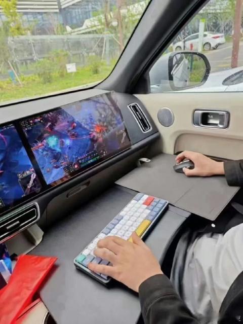这种车确实得配智驾，要不一天得撞多少次