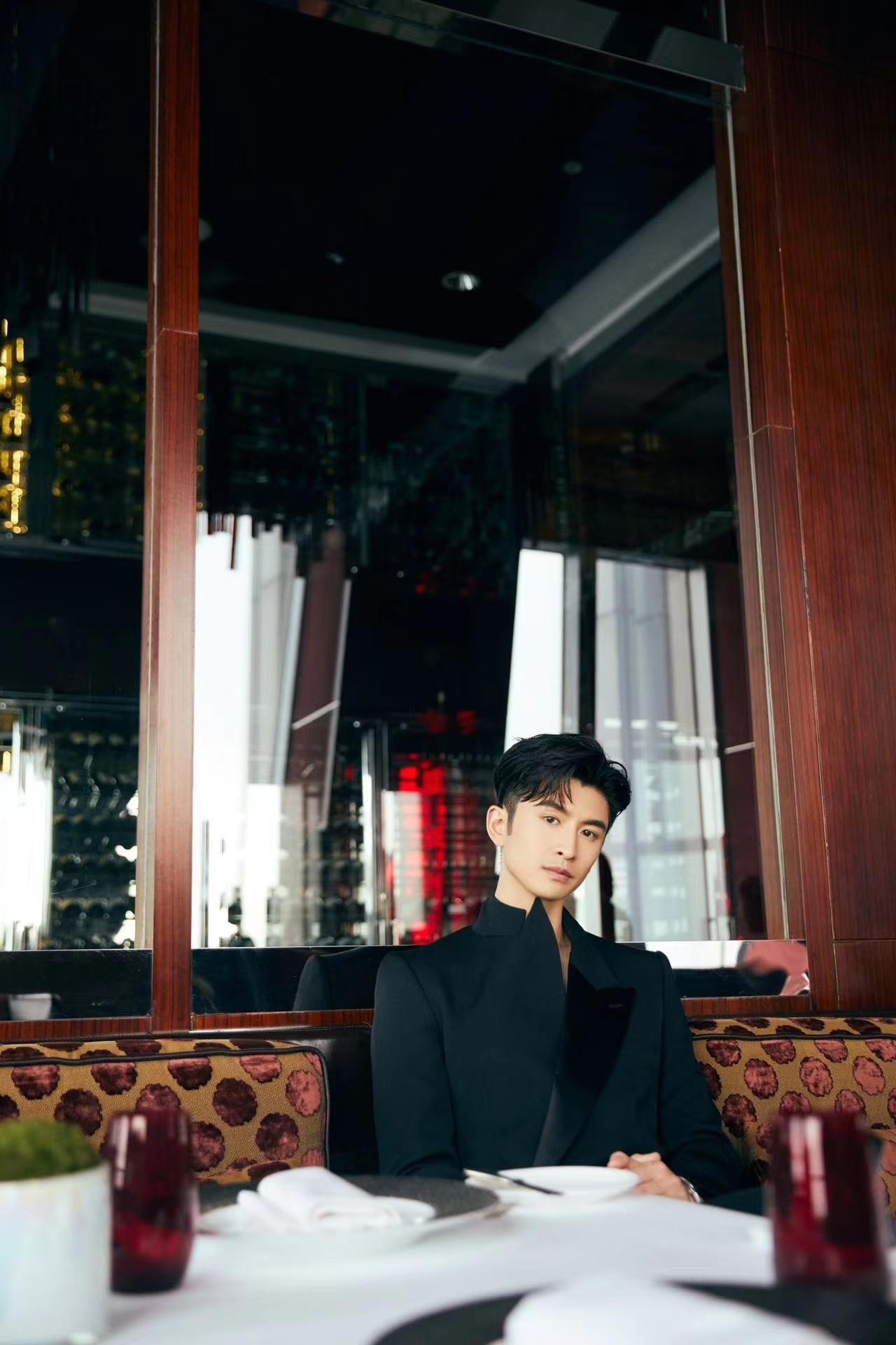 #张云龙费加罗造型蜻蜓点睛##张云龙被西装领锁喉了#都给我来看张云龙今天费加罗造