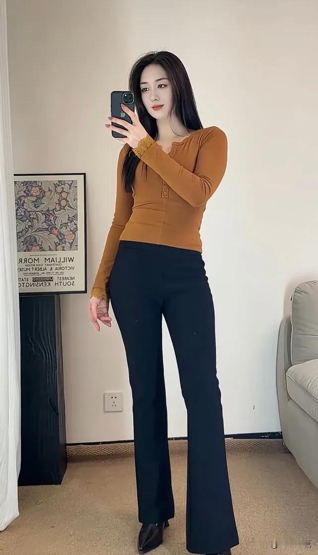 她的镜头里藏着春风十里，回眸一笑，便让天地都失了颜色。